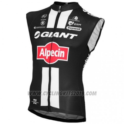 2016 Wind Vest Giant Black and Red